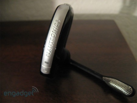 plantronics-voyager-pro_2